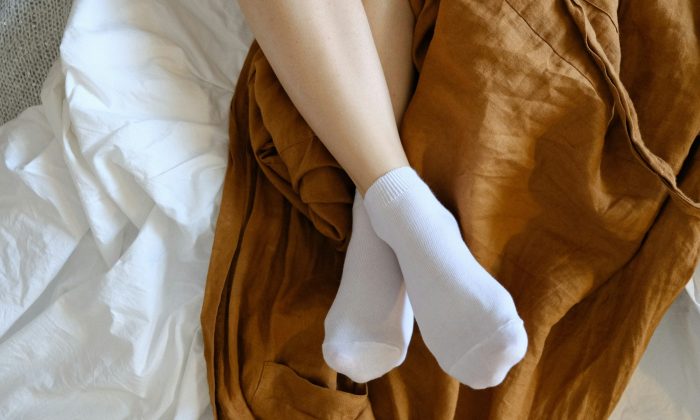 Spaní v ponožkách